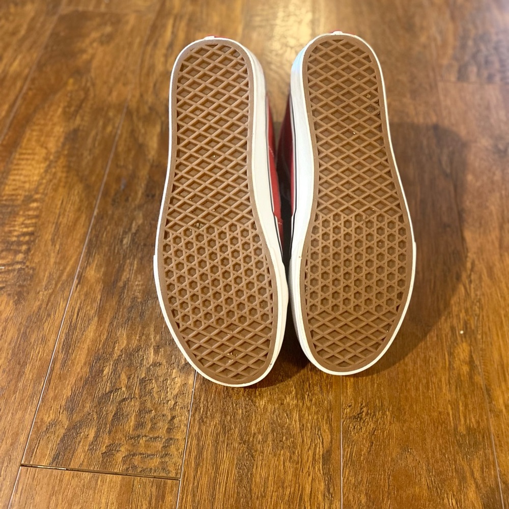 Vans - Picture 2 of 4